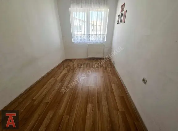 30 Ağustos Mah.köşe Başı Katta Ön Cephe Çift Balkonlu 3+1 Daire 2