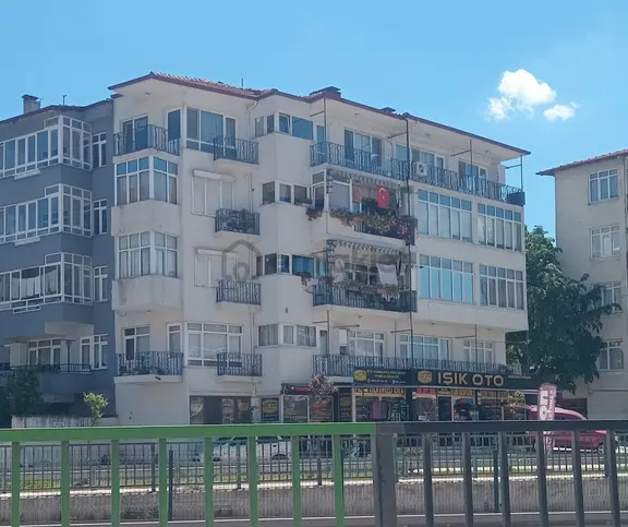 Kocaeli Karamürsel 4 Temmuz Mahallesi Kiralık Bakımlı 3+1 Daire 1