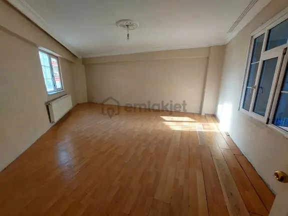 Gaziosmanpaşa Küçükköy Yeni Mah Kiralık Yüksek Bahçekat Kat 1+1 85 M2 2