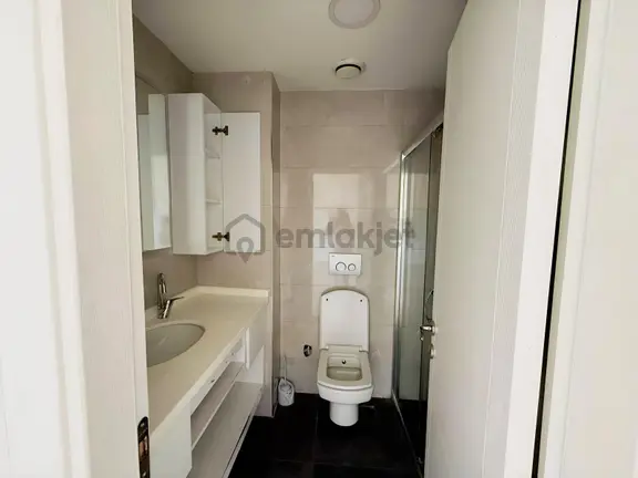 Cumhuriyet Mahallesi Fh Sitesinde Lüks 1+1 Kiralık Daire 2