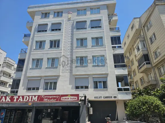 Söke Atatürk Mahallesinde Merkezi Konumlu 3+1 Bakımlı Daire 1