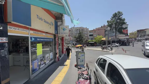 Emin Emlak'tan Bahçeli Kahve Karşı Ana Yol Üzeri Satılık Dükkan 1