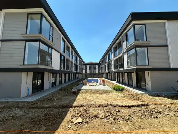Tuğra'dan Havuzlu Site İçinde Yatay Mimari 1+1 Satılık Daire 1