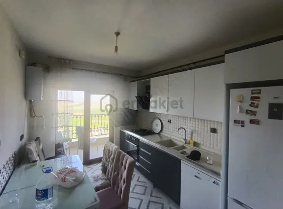 İkizler Gayrimenkul'den Kaldırım Tokide Kiralık 3+1 Eşyalı Daire 1