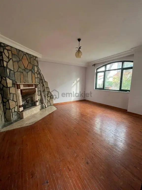 Koşu Yolu Yakını Esnaf Sitesinde 6+1 Triplex Satılık Villa 2