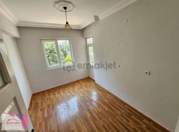 Emlak Aşkı Güvencesiyle Köşe Başı Yol Cepheli Acil Satılk 2
