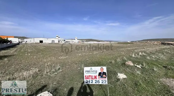 Gebeceler Yolunda Fabrikaların Hemen Yanında Tarla 2