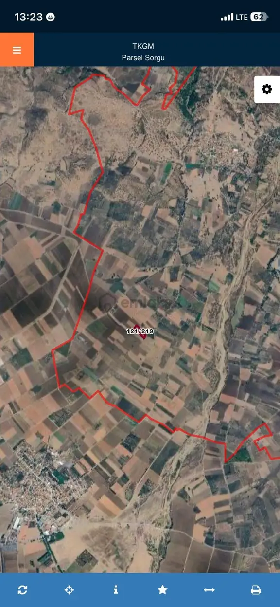 Bergama Sarıcalarda 6.479 M² Satılık Tarla 2