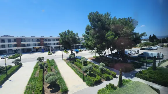 Zone Gaziemir'de Satılık Köşe Konumlu İşyeri 1