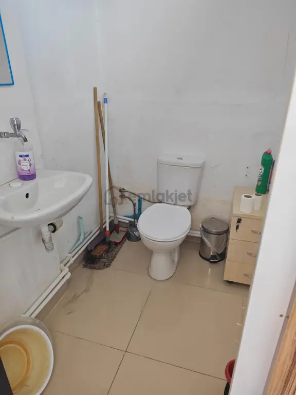 Ziya Oralay Caddesi Devren Kiralık Kurulu Düzen Perdeci 2