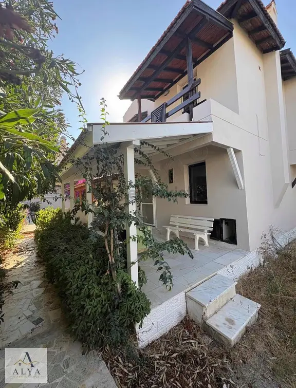 Alya Gayrimenkul Yalı Mahallesinde Eşyasız, Bahçeli 3+1 Villa 1
