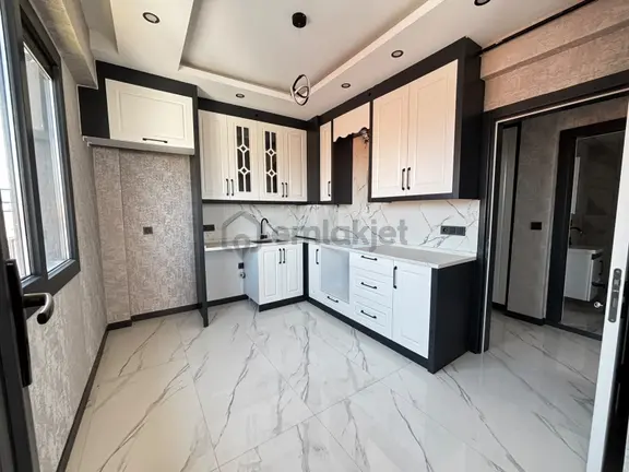 Deliktaşta Site İçerisinde Satılık 2+1 Lüks Daire 2