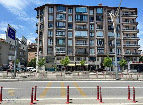 Merkezde Cumhuriyet Mh Önü Kapanmaz Manzaralı Ara Kat Geniş 4+1 1