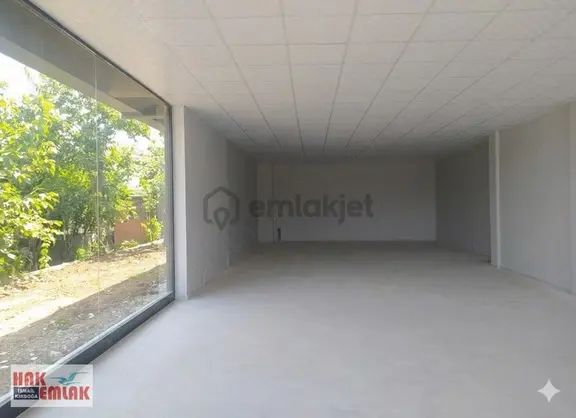 Hak Emlak'tan Darıcı Mah.de Otogar Yanı Kiralık 400m² Dükkan 2