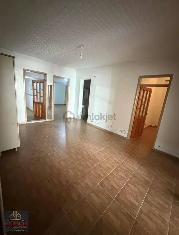 Seç Emlaktan Ana Cadde Üzerinde 168m2 Tek Tapu Dükkanlı Bakımlı 2