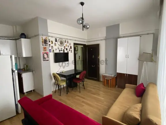 23 Nisan Mahallesinde Kiralık Eşyalı 1+1 Bakımlı Daire 1