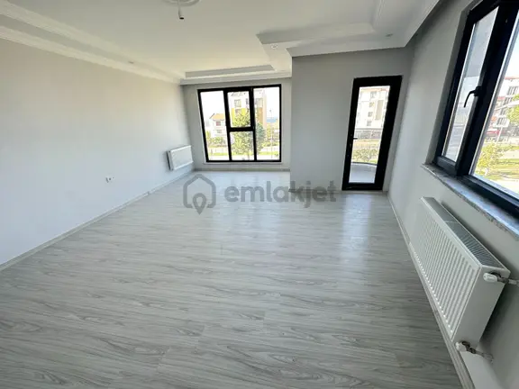 Lapseki Çardak'ta Kapanmaz Deniz Manzarasıyla Satılık 2+1 1