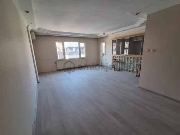 Amerikan Kol.ve Ukeb Kol.yakını 125 M2 Ebeveyn Banyolu 3+1 2