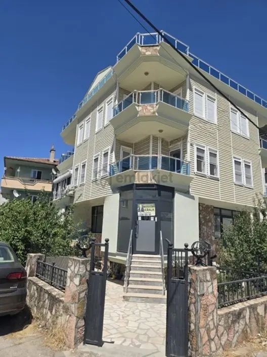 Şehrin Cazip Bölgesinde Kiralık Dükkan/ofis Century 21 Bal 1