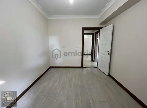 Tuğradan Hatip'de Site İçerisinde 3+1 Ebeveyn Banyolu Daire 2