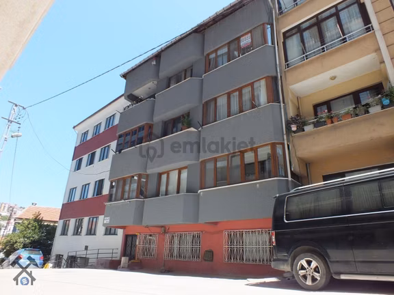 Çarşı Merkeze Yürüme Mesafesinde Satılık 2+1 Daire 1