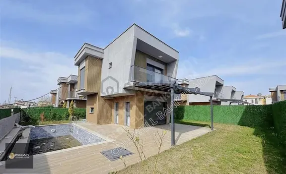 Denize 500 Metre Mesafede Tek Müstakil Özel Havuzlu Villa 1