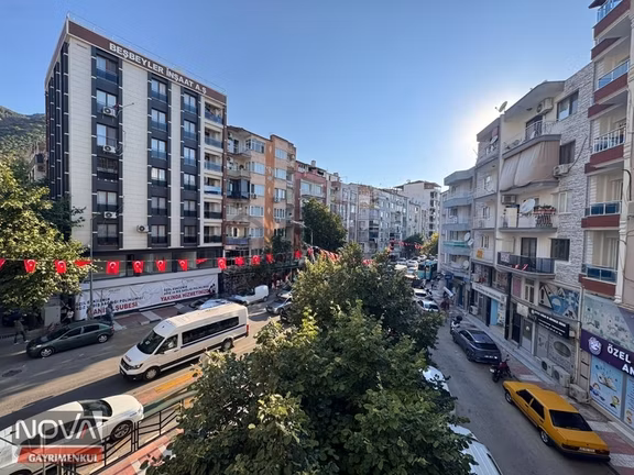 Karaköy İzmir Cad.üzeri 3+1 2.kat Asansörlü Önü Açık Ferah Daire 1