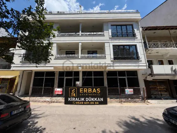 Erbaş Gayrimenkul'den Hereke'de Kiralık 250m2 Dükkan 1