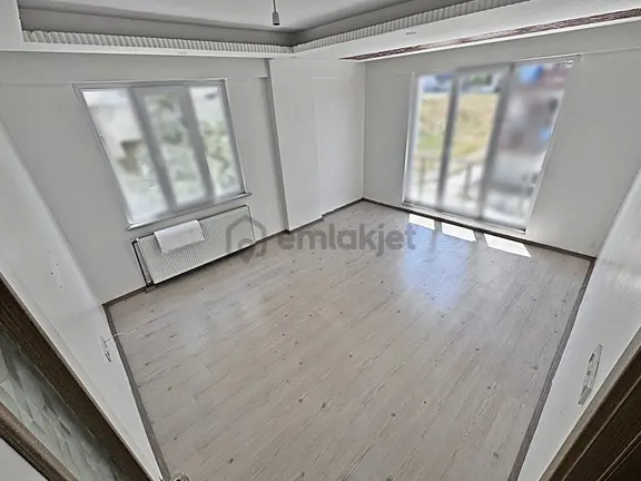 Kızılpınar'da Yatırım & Oturuma Uygun 2+1 Ön Cephe Satılık Daire 1