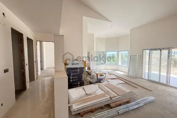 1500 M² Arsa İçerisinde Tamamlanmaya Yakın 5+1 Lüks Villa 2