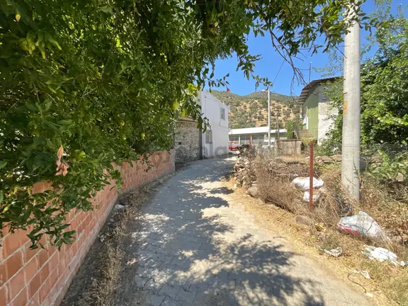 Aydın Çine Bahçearası’nda Köşe Başında, %40 İmarlı 223 M² Satılık Arsa 2