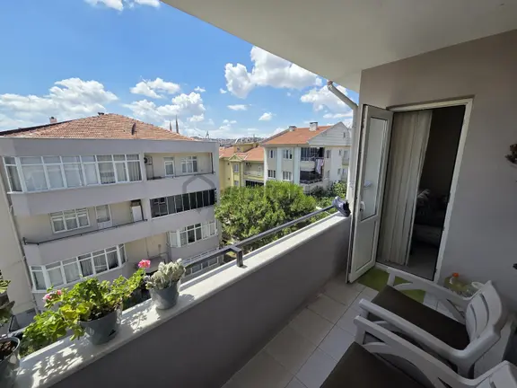 Mir'den Bahçelievler'de Satılık Park Manzaralı Kiracılı3+1 Daire 2
