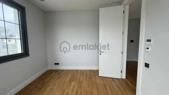 Emlak Konut Çınarköy'de Villa 5+2 Oturuma Hazır 2