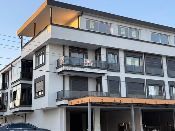 Seferihisar Ürkmez'de Sıfır 4+1 Dubleks Asansörlü Otoparklı Denize 400 M 2