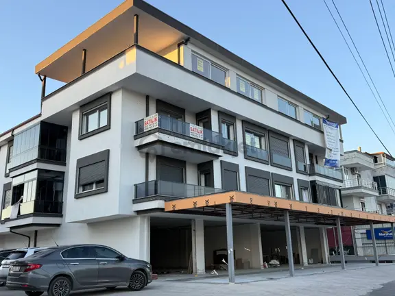 Seferihisar Ürkmez'de Sıfır 4+1 Dubleks Asansörlü Otoparklı Denize 400 M 1