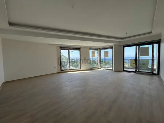 Oben'den Pendik Sahil Burunda Sıfır Deniz Manzaralı 4+1 168 M² 2