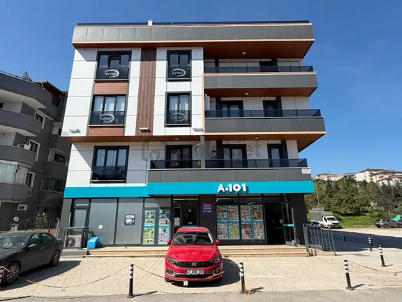 İzmit Plajyolun'da Satılık 3+1 Arakat Daire 1