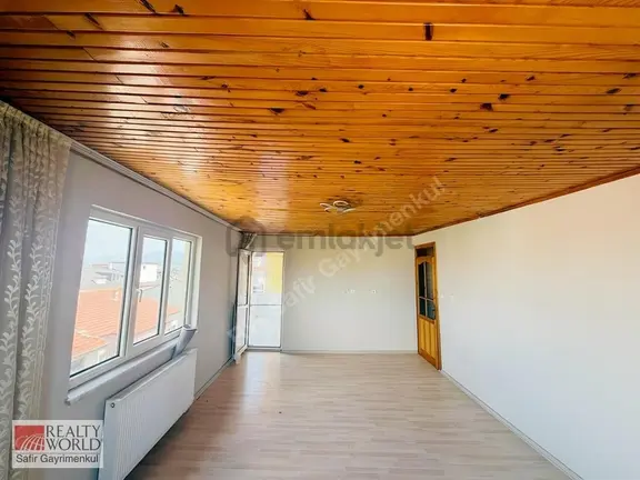 Şemikler'de Kiralık 3+1 Daire: 110 M2 Net, Çift Balkonlu 1