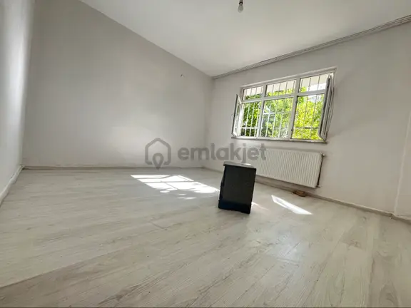 Ahmet Yesevi Mah. Metroya Yürüme Mesafesi Bahçeli Ferah Ve Geniş 3+1 Kiralık Daire 2