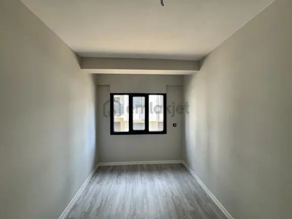 İnci Emlak'tan Havuzlu Site İçinde Satılık 3+1 Mükemmel Daire 2