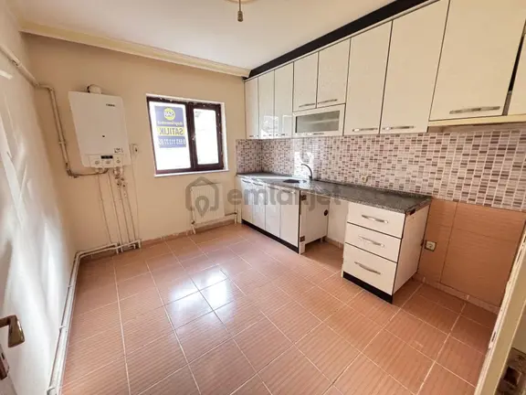 Buharaevler Hz.ibrahim Cami Arkasında Düz Giriş Satılık 1+1 Daire 2