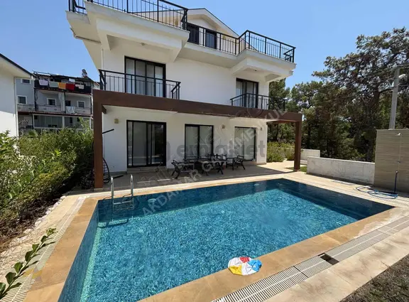 Çiftlik Mah. Kısmi Deniz Manzaralı Satılık Villa 1