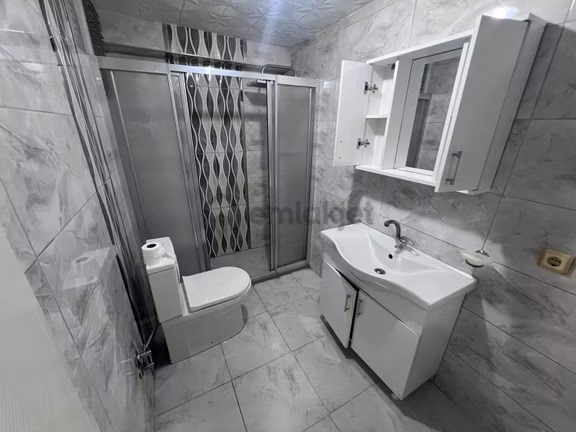 Eyüp Akşemsettin Mahallesinde Satılık 2 + 1 2