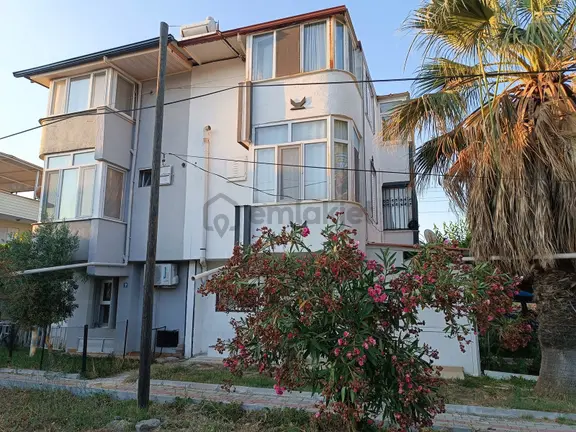 Kuşadası Güzelçamlı'da Denize Yakın Satılık 4+1 Tripleks Villa 1