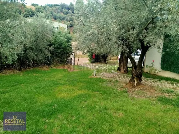 Mudanya Kumyaka'da 3 Dönüm Arazi İçerisinde Satılık Villa 1