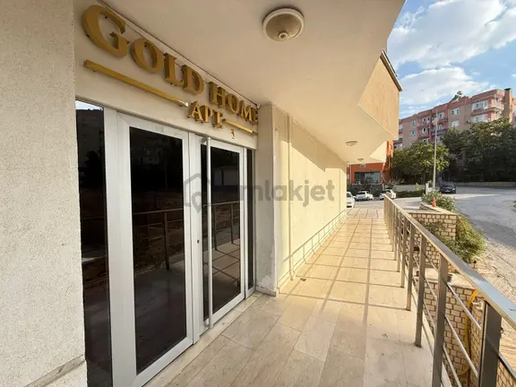Barak Emlak'tan Merkezi Konumda Acil Satılık 1+1 Eşyalı Daire 1