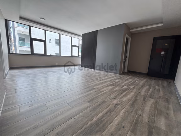 Rt Safir’den Ataevler Metroya Yakın Mutfaklı Wc’li Kiralık 1+1 Ofis 1