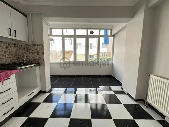 Tuğra'dan Perşembe Pazarına Yakın 2+1 Geniş Arakat İskanlı Daire 2