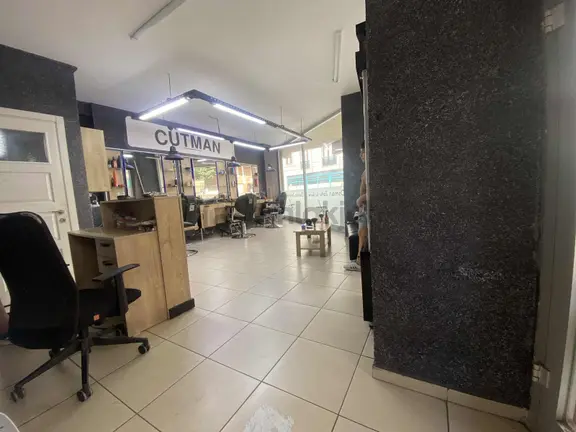 Çekmeköy Mehmet Akif Mh De Cadde Üstü Köşede Satılık Dükkan 2