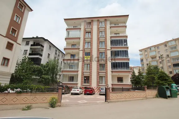 Aksaray Ereğlikapı 40 M Yola Komşu 3+1 Satılık Geniş-temiz Daire 1
